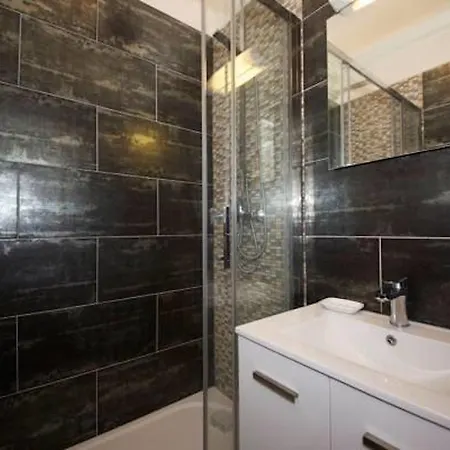 Private Studio - Avenue Des Champs-elysées París