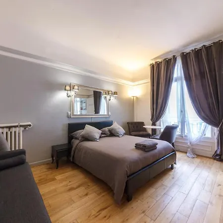 Private Studio - Avenue Des Champs-elysées
