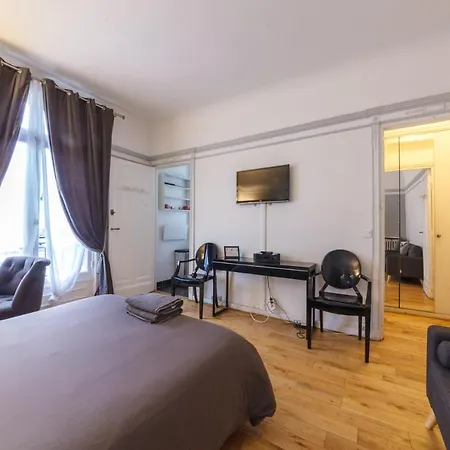 Private Studio - Avenue Des Champs-elysées París